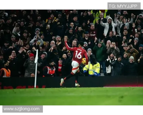 尤文图斯逆转曼联4-3帽子戏法引爆全场战术分析与精彩瞬间回顾