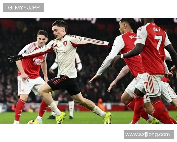 中超精彩对决：尤文图斯与利物浦1比1平局引发全场热烈反响