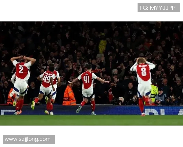 英超激战：皇马大胜阿森纳红牌争议引发全场热议与反思